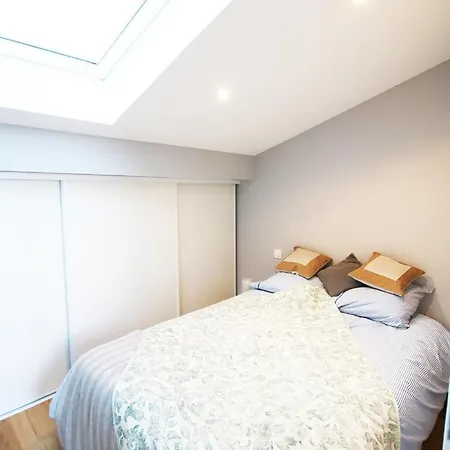 Guestready - Sunny Attic Near Grand Theatre