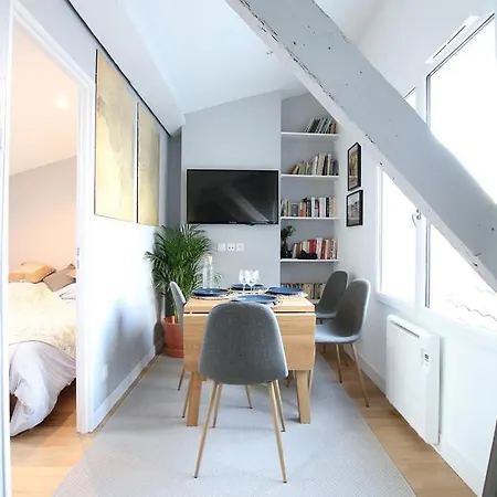 Guestready - Sunny Attic Near Grand Theatre Bordeaux