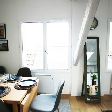 Guestready - Sunny Attic Near Grand Theatre Apartment *